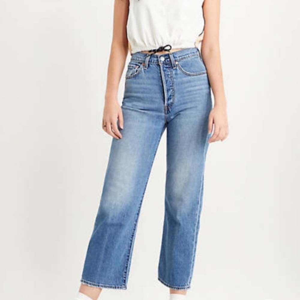 Levi’s Ribcage Straight